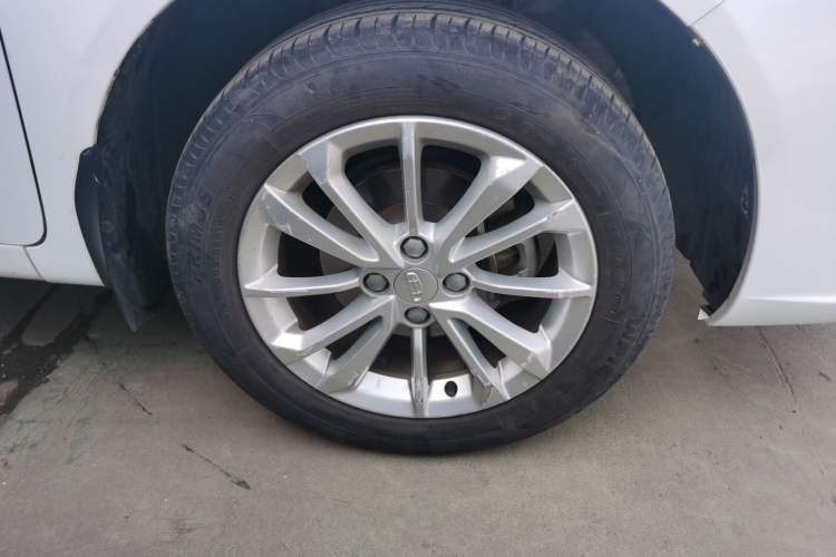 Used Geely Auto Vision 2020 Revised 1.5L Manual Asian Games Edition Right Front Wheel Hub