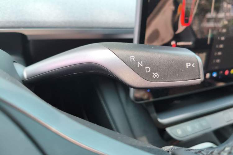 Used Tesla Model Y 2024 Long-Range All-Wheel-Drive Version Gear Lever