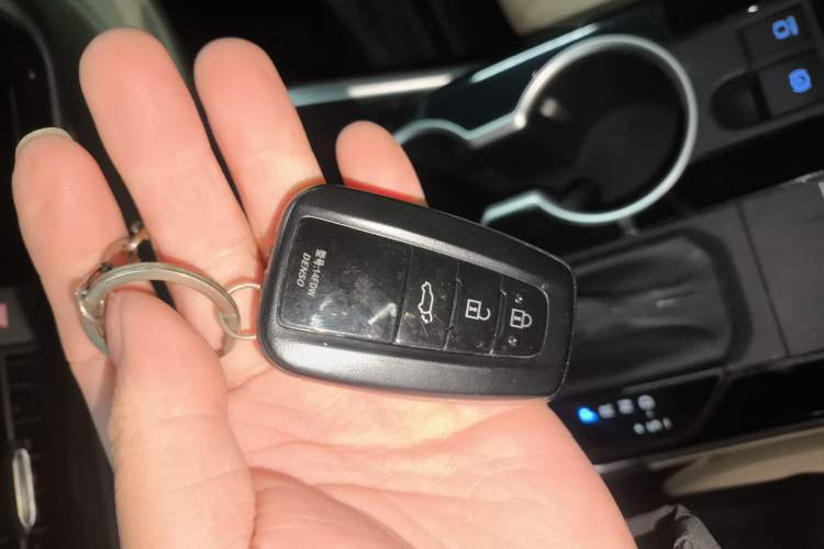 Used Toyota Highlander 2022 Dual-Engine 2.5L Two-Wheel Drive Prestige Edition 7-Seater
