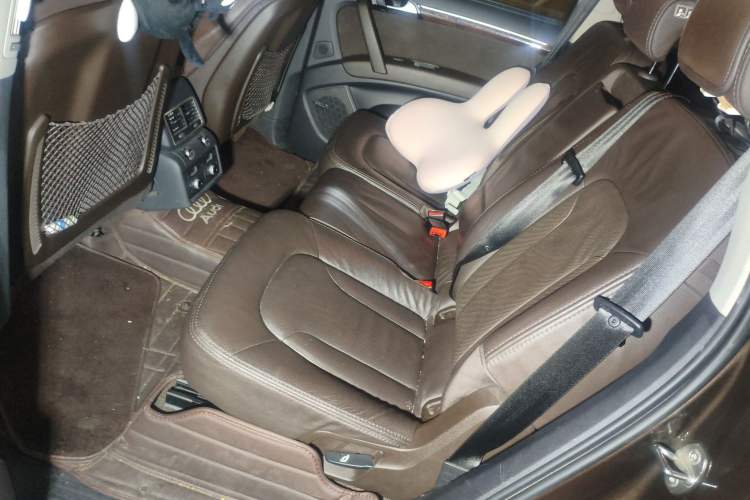 Used Audi Q7 2015 35 TFSI Sport Edition Left Rear Seat