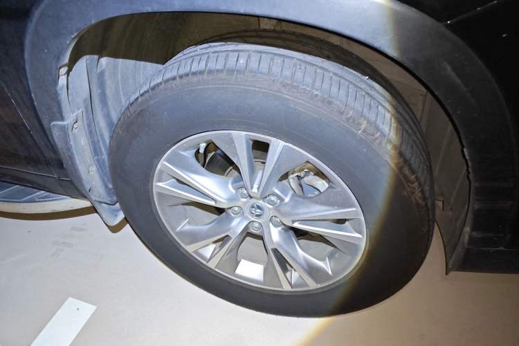 Used Toyota Highlander 2015 2.0T Two-Wheel Drive Elite Edition 7 Seats