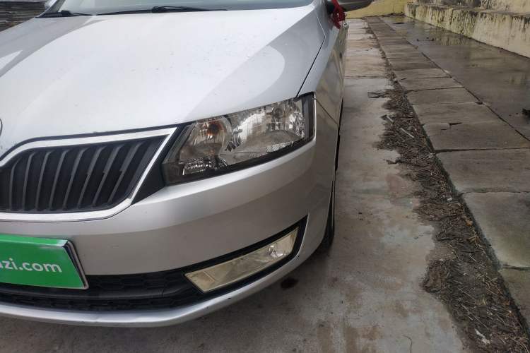 Used Skoda Rapid 2013 1.6L Automatic Smart Selection Model