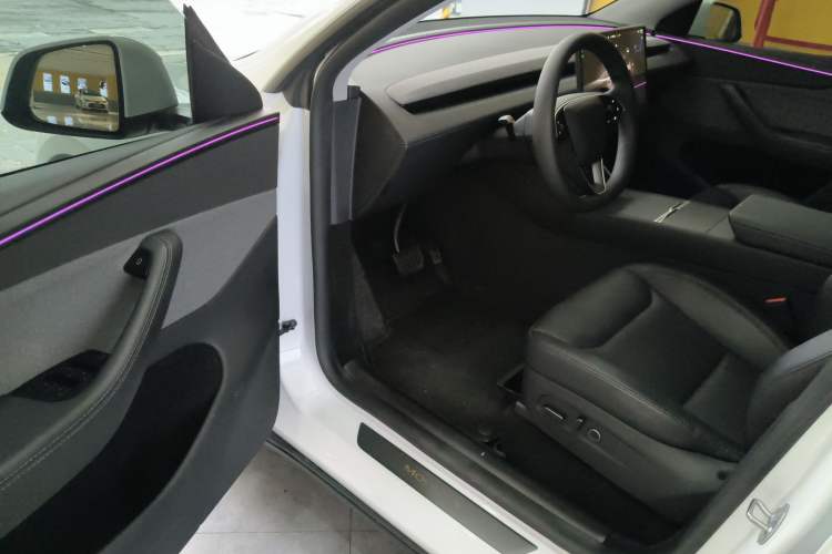 Used Tesla Model Y 2025 Rear-Wheel-Drive Version
