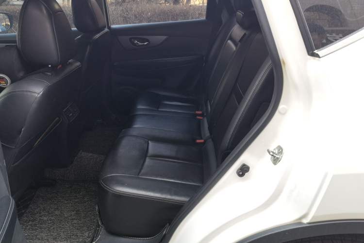 Used Nissan X-Trail 2014 2.0L CVT Comfort Edition 2WD Left Rear Seat