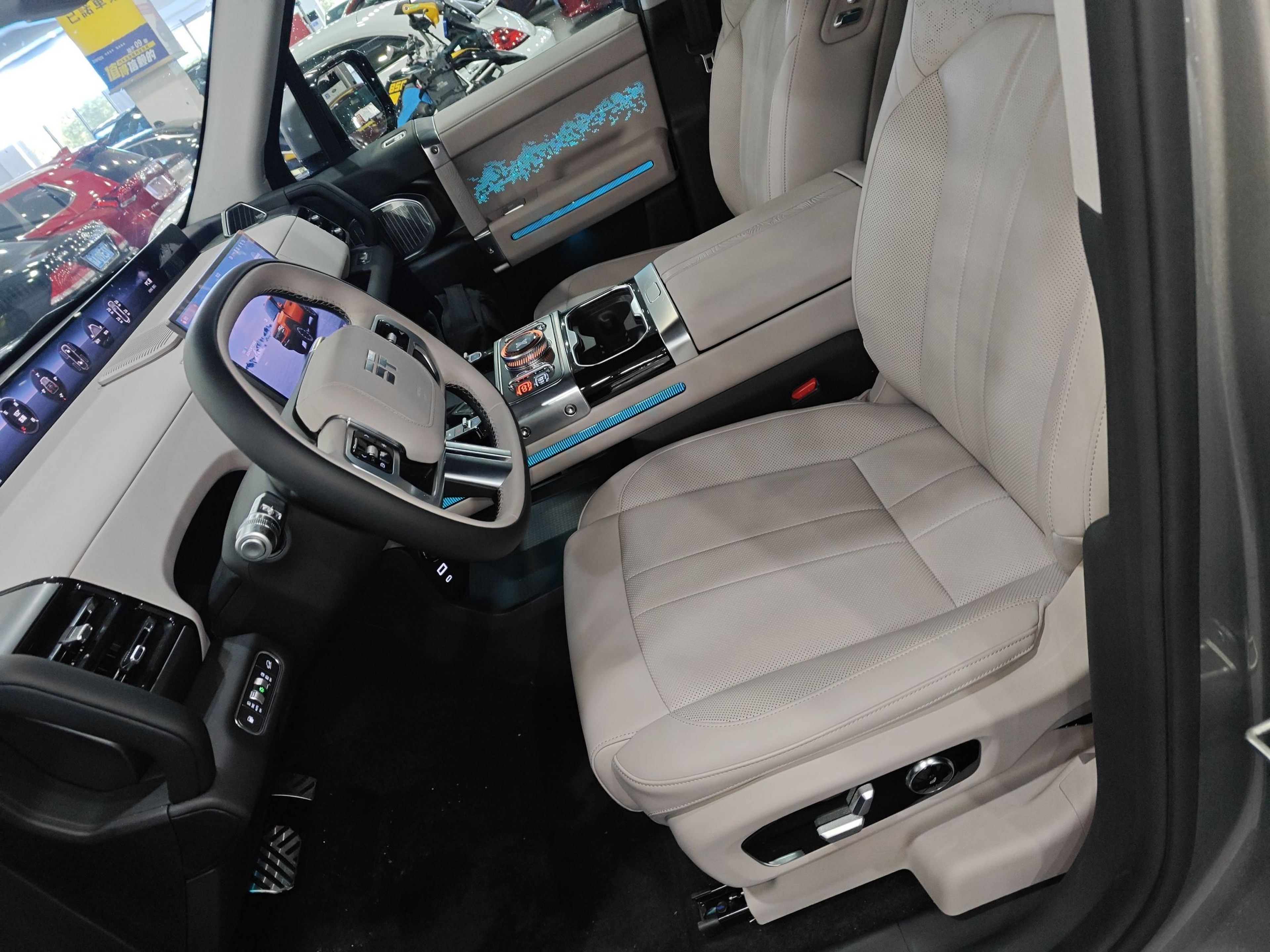 المقاعد الأمامية داخل السيارة