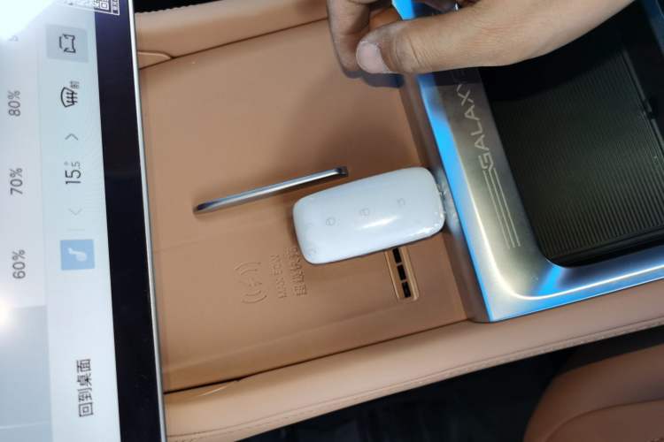 Used Geely Galaxy L7 2025 EM-i 115km Exploration Edition Interior 1