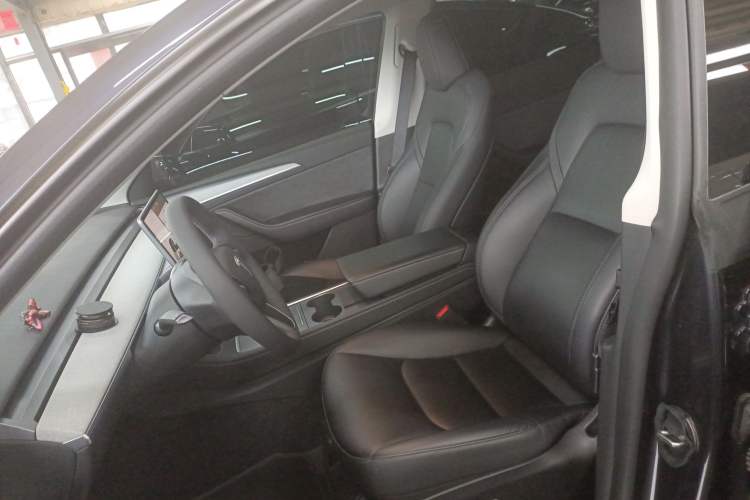 Used Tesla Model Y 2024 Rear-Wheel-Drive Version