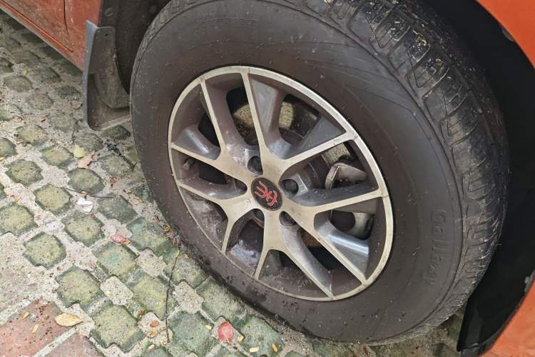 Used BYD Song 2016 GaiShi Edition 1.5TI Manual Elite Model Right Front Wheel Hub