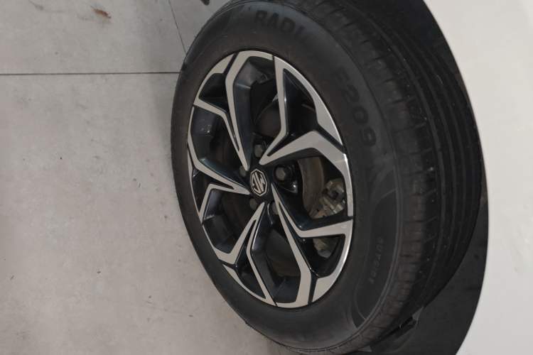 Used MG 5 2021 180 DVVT CVT Youth Luxury Edition
