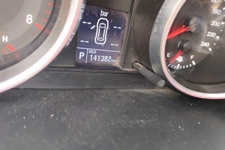 Used Haval H6 2015 Sport Edition 1.5T Automatic Two-Wheel Drive Luxury Model Odometer Close Up