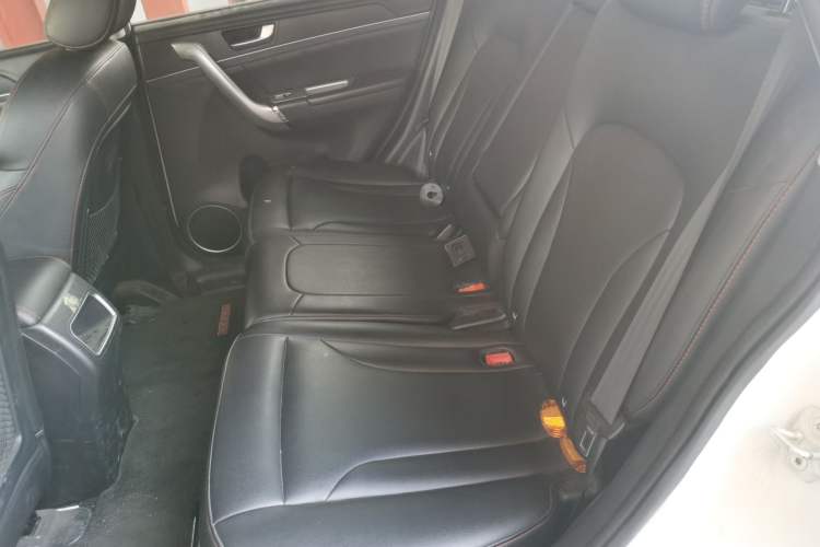 Used Haval H6 2015 Sport Edition 1.5T Automatic Two-Wheel Drive Luxury Model Left Rear Seat