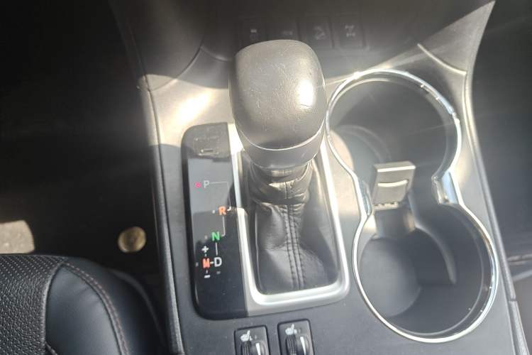 Used Toyota Highlander 2018 2.0T Four-Wheel Drive Prestige Version 7 Seats China VI Standard Gear Lever