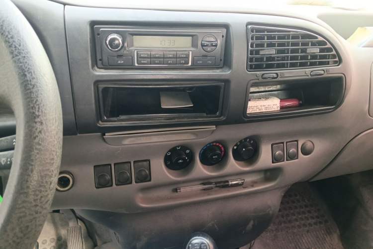 Used Ford Classic Transit 2013 2.8T Diesel Logistics Model with Short Wheelbase and Mid-Roof JX493ZLQ4