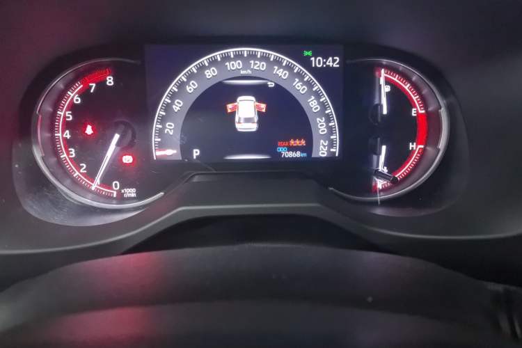 Used Toyota RAV4 2020 2.0L CVT Two-Wheel Drive Fashion Edition Odometer Close Up