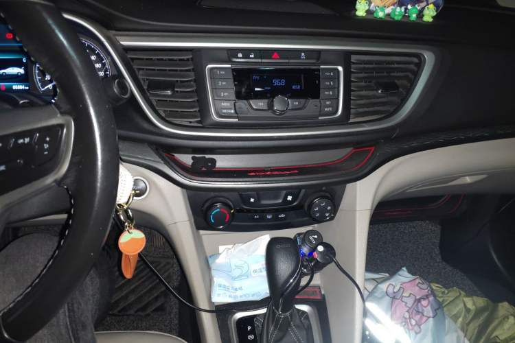 Used Buick GT 2018 15T Dual-Clutch Elite Model China V Standard Audio And AC Panel