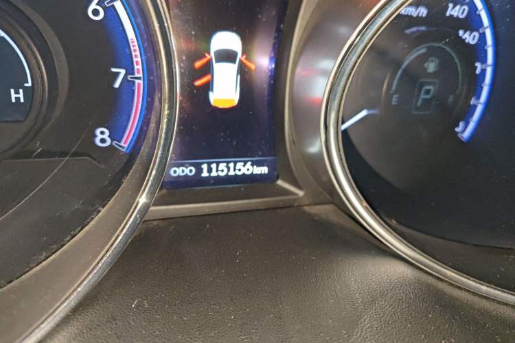 Used Hyundai ix35 2013 2.0L Automatic Two-Wheel Drive Leading GLX China IV Standard Odometer Close Up