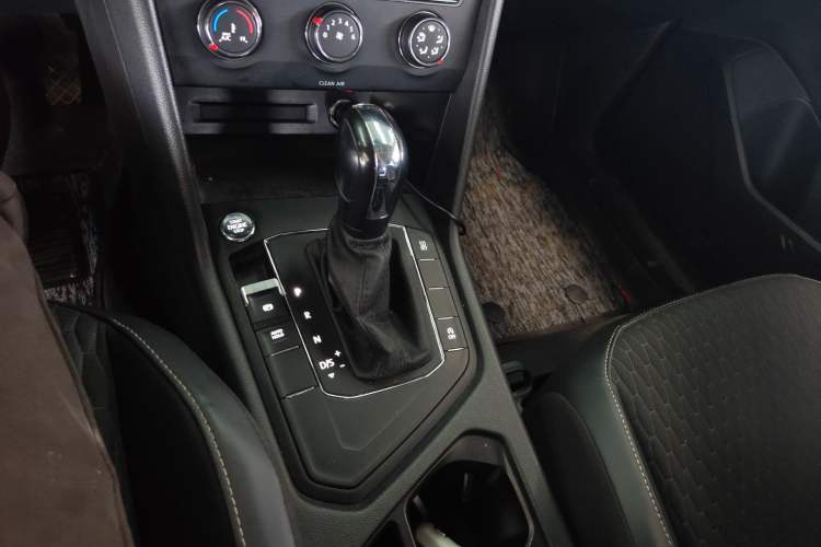 Used Volkswagen Tiguan L 2021 280TSI Automatic Two-Wheel Drive Smart Edition Gear Lever