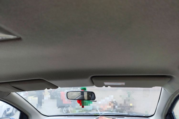 Used Nissan Livina 2010 Jingyue Edition 1.6L Manual All-Around Model Headliner