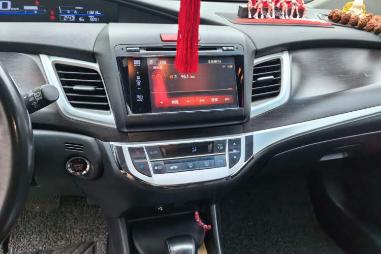 Used Honda Jade 2013 1.8L CVT Luxury Edition 5 seats
