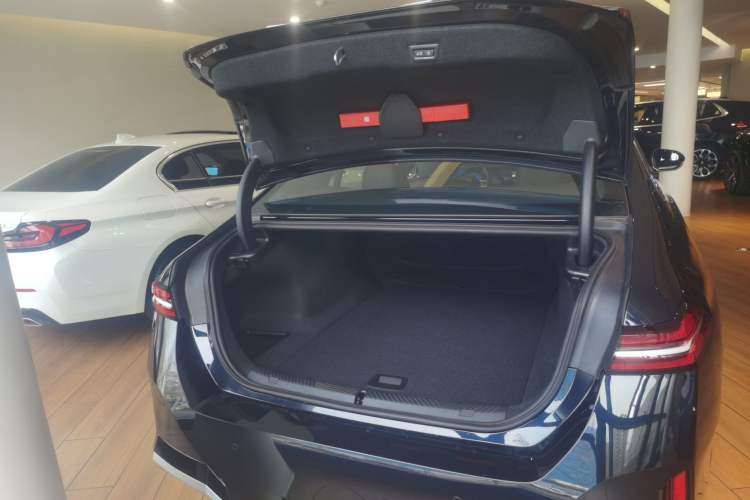 Used BMW i5 2025 eDrive 40L M Sport Package
