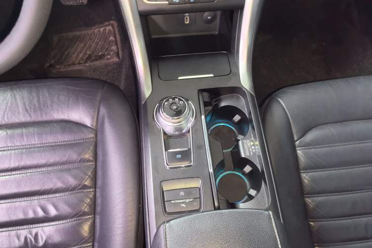 Used Ford Mondeo 2017 EcoBoost 180 Luxury Model Gear Lever