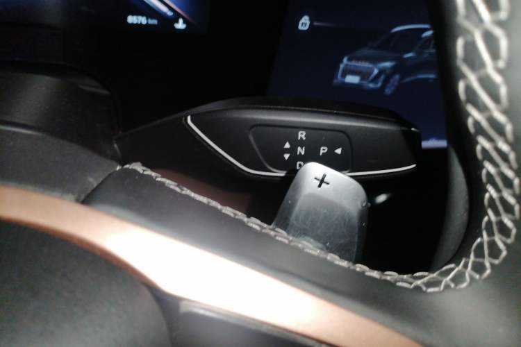 Used EXEED Lanyue 2023 400T Four-Wheel Drive Star Prestige 7-Seater Gear Lever