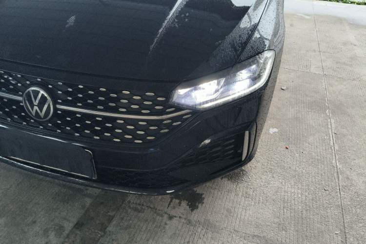 Used Volkswagen Lavida 2024 1.5L Automatic Starry Sky 5 Million Edition Left Front Headlight