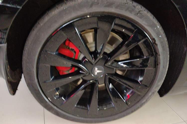 Used Tesla Model 3 2022 Rear-Wheel-Drive Version Right Rear Wheel Hub