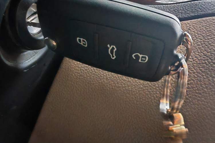 Used Skoda Superb 2013 1.8TSI Automatic MingShi Edition Vehicle Key