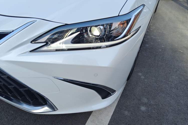 Used Lexus ES 2024 200 Premium Edition
