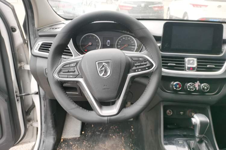 Used Baojun 730 2019 1.5T CVT Fashion Model 7 Seats China VI Emission Standard Steering Wheel