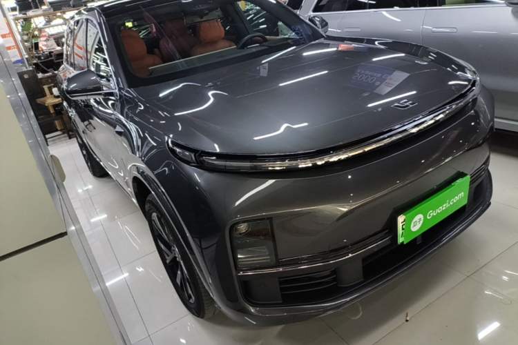 Used Li Auto L8 2023 Max model Front Right 45 Deg