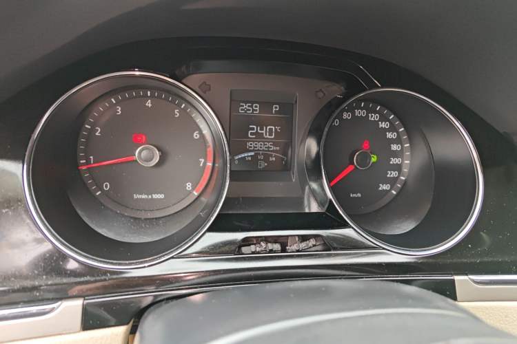 Used Volkswagen Bora 2014 1.6L Automatic Comfort Model Instrument Cluster