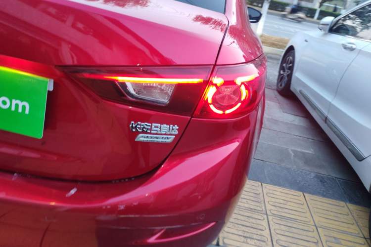 Used Mazda Mazda 3 Axela 2017 Sedan 1.5L Automatic Luxury Model Emission Standard China V
