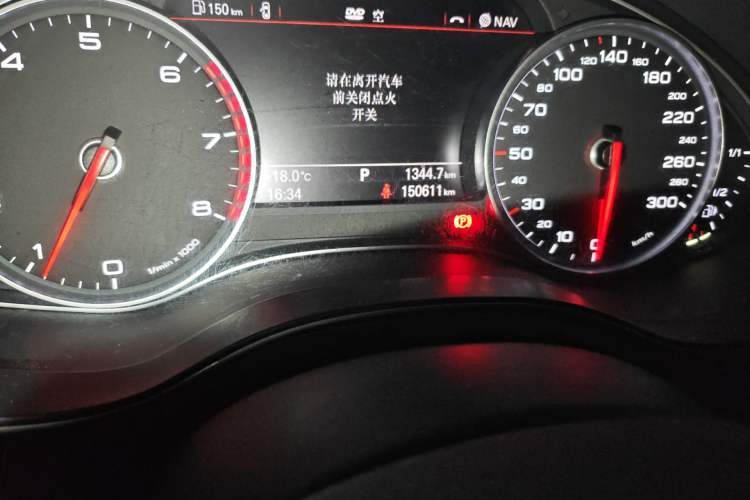 Used Audi A6L 2014 TFSI Standard Model Odometer Close Up