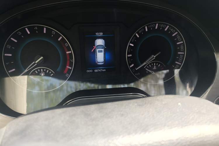 Used Haval H2 2016 Red-Label 1.5T Manual Two-Wheel Drive Comfort Model Odometer Close Up