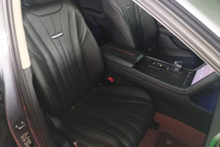 Used Hongqi H5 2024 2.0T Automatic Smart Connect Flagship Edition
