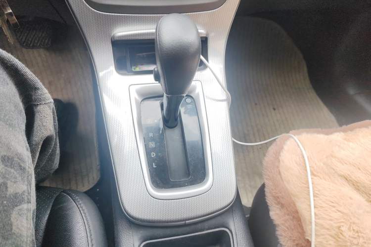 Used Nissan Sylphy 2014 1.6XV CVT Deluxe Edition Gear Lever