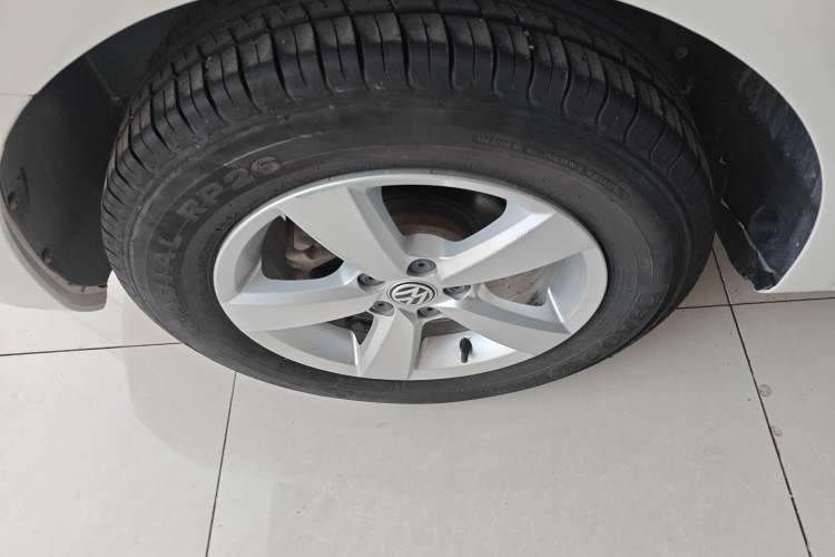 Used Volkswagen Gran Lavida 2015 1.6L Automatic Fashion Edition
