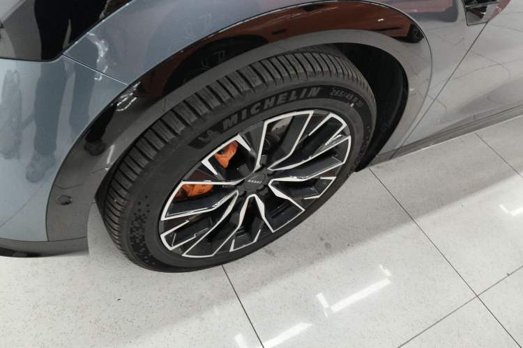 Used Zeekr 7X 2025 100 kWh Long-Range Rear-Wheel Drive with Intelligent Driving Features