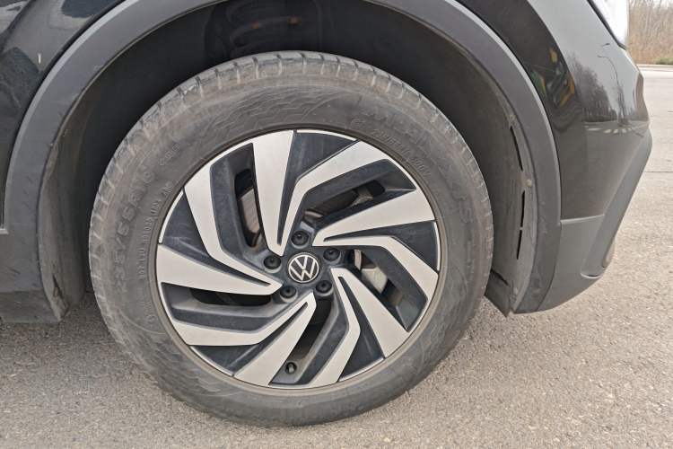 Used Volkswagen Tiguan L 2024 Outstanding Model 300TSI Automatic Two-Wheel Drive Longteng Edition