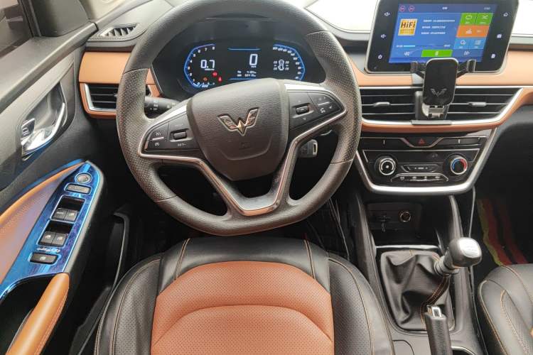 Used Wuling Hongguang S3 2019 1.5L Manual Luxury Model China VI Standard