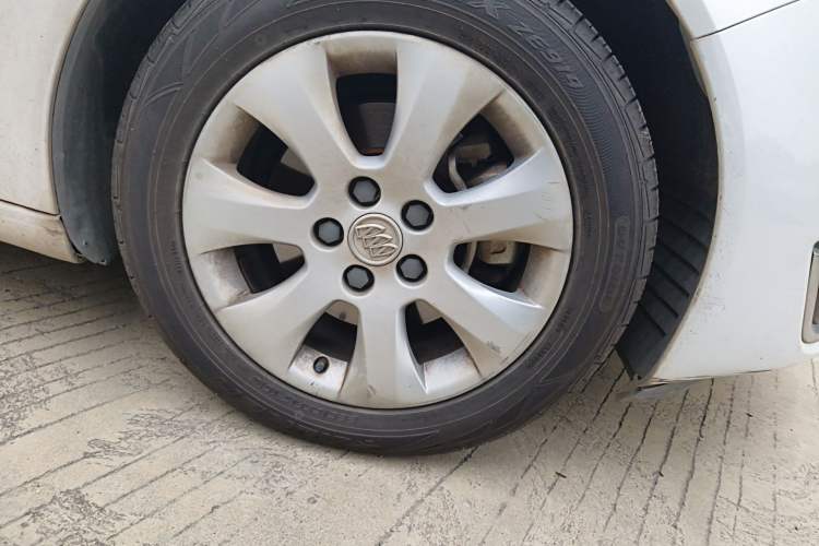 Used Buick Regal 2015 1.6T Elite Tech Model Right Front Wheel Hub