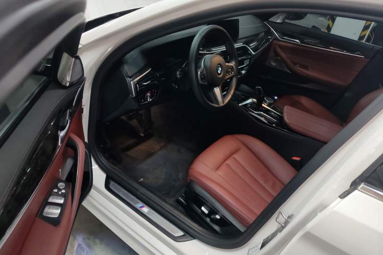 Used BMW 5 Series 2020 530Li Leading Model M Sport Package Driver Seat