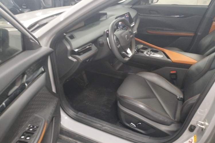 Used CHANGAN UNI-V 2022 1.5T Prestige Version