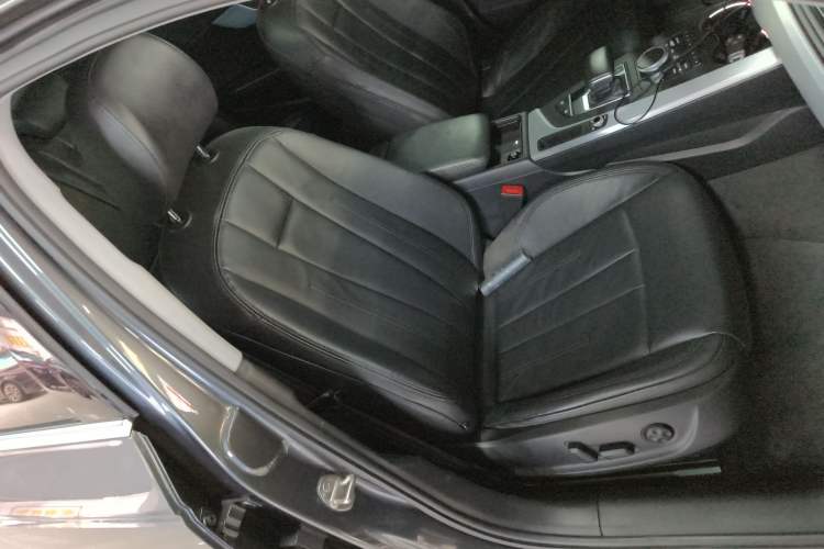 Used Audi A4L 2019 40 TFSI Fashion Edition China VI Emission Standard