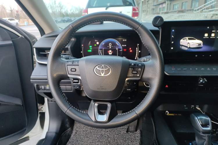 Used Toyota Camry 2024 Dual-Motor 2.0 HGVP Luxury Edition