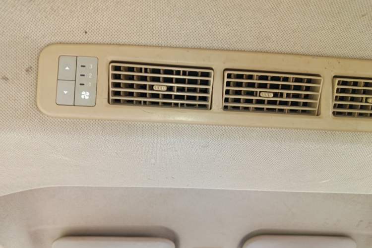 Used Wuling Rongguang V 2016 1.5L Standard Version
