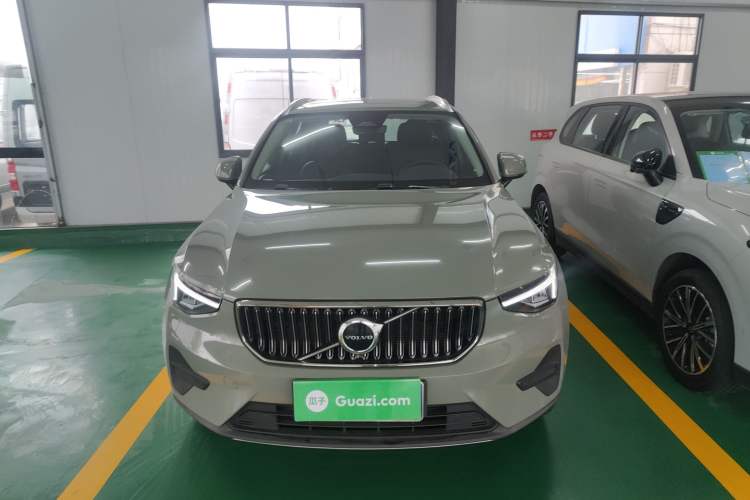 Used Volvo XC40 2024 B4 4x4 Smart Luxury Edition