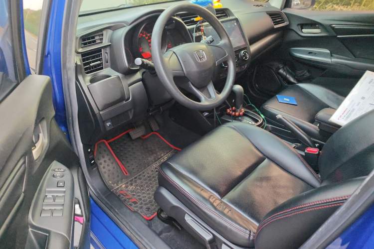 Used Honda Fit 2018 1.5L CVT Comfort Sunroof Version Driver Seat